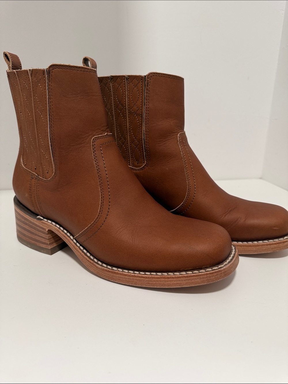 Frye Campus Chelsea boots